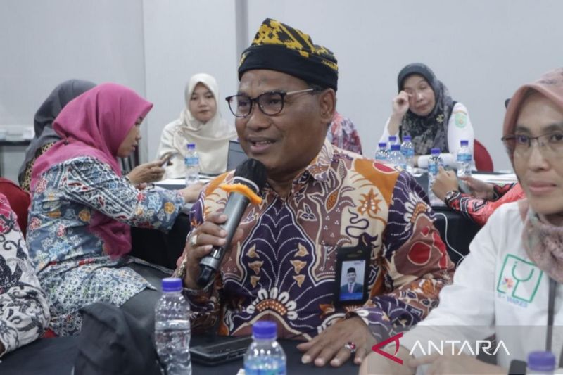 Kepala BKKBN Kaltim Sunarto memaparkan pentingnya pencegahan stunting dari mendeteksi kondisi kesehatan prima para remaja putri