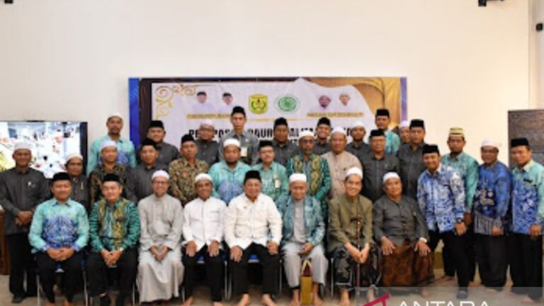 Pemkot Banjarmasin Berikan Beasiswa kepada 17 Santri untuk Studi di Timur Tengah