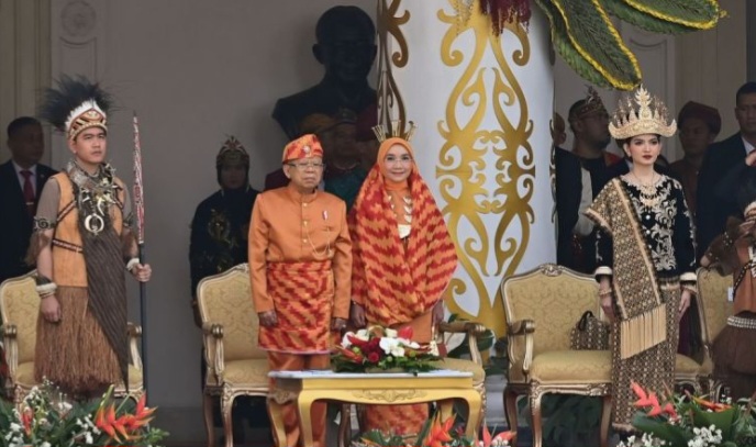 Wapres Ma’ruf Amin Memperkenalkan Pakaian Adat Pontianak pada Peringatan HUT Ke-79 RI