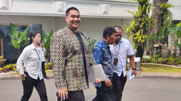 Dito Ariotedjo Panggil Muhajdir Effendi 'Pak Ketua Tambang'