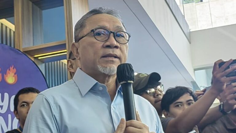 Zulkifli Hasan di Kantor DPP PAN, Jakarta, Rabu (14/8/2024). (ANTARA/Melalusa Susthira K.)