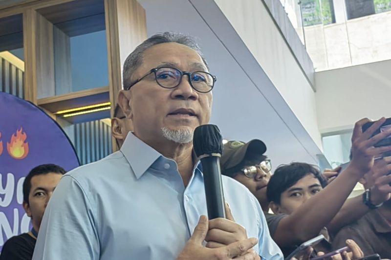 Zulkifli Hasan di Kantor DPP PAN, Jakarta, Rabu (14/8/2024). (ANTARA/Melalusa Susthira K.)