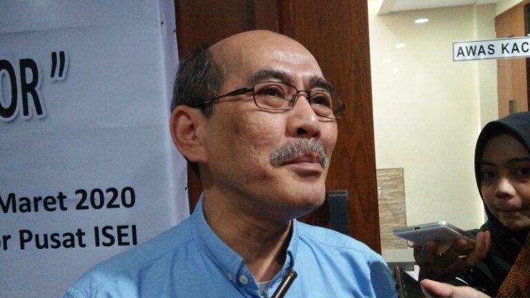 Ekonom Indonesia dan Dosen UI, Faisal Basri Meninggal Dunia di Rumah Sakit