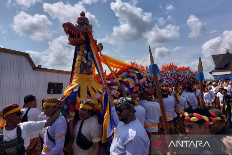 Penutup Meriah Festival Erau Adat Kutai 2024: Ritual Belimbur sebagai Simbol Keabadian Tradisi
