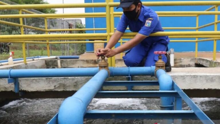 Perbaikan intake air bersih di Penajam Paser Utara.