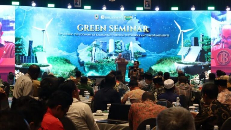 Peserta mengikuti "green" seminar yang diadakan Kantor Perwakilan Bank Indonesia Kalimantan Selatan di Banjarmasin, Selasa (10/9/2024).
