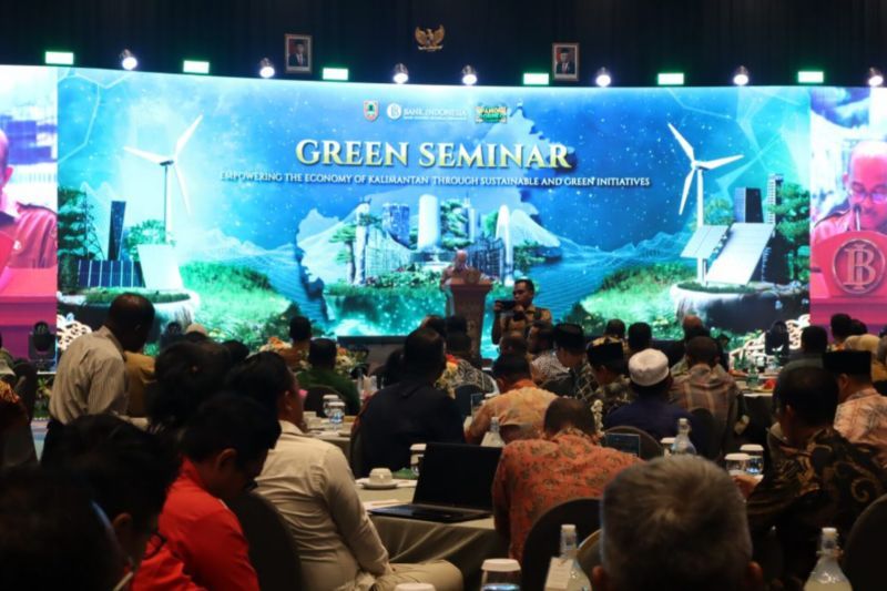 Peserta mengikuti "green" seminar yang diadakan Kantor Perwakilan Bank Indonesia Kalimantan Selatan di Banjarmasin, Selasa (10/9/2024).