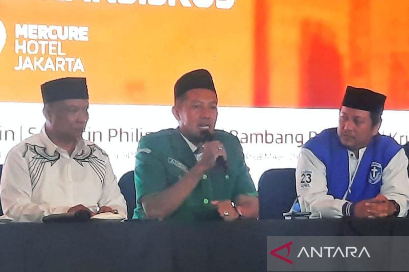 Ketua Umum Gerakan Pemuda (GP) Ansor, Addin Jauharuddin pada saat kegiatan jumpa wartawan dalam menyambut kedatangan Paus Fransiskus di jakarta, Senin (2/8/2024).