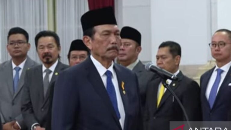 Luhut Binsar Pandjaitan Dilantik Sebagai Ketua Dewan Ekonomi Nasional oleh Presiden Prabowo