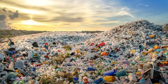 Ilustrasi sampah plastik