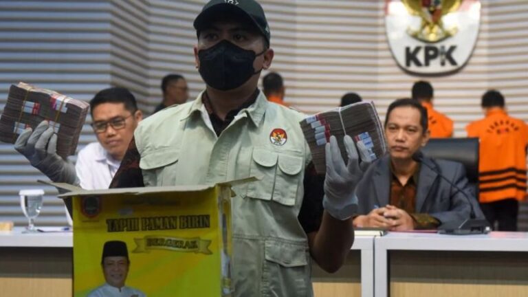 KPK Kantongi 152 Bukti Penetapan Tersangka Sahbirin Noor