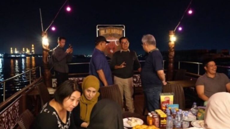 Pj Gubernur Kaltim Ajak Tamu Negara Susur Sungai Mahakam