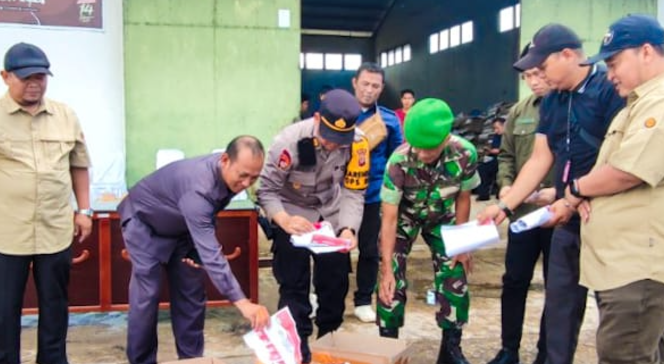 Pilkada Serentak 2024, KPU Mempawah Bakar Surat Suara Rusak dan Berlebih
