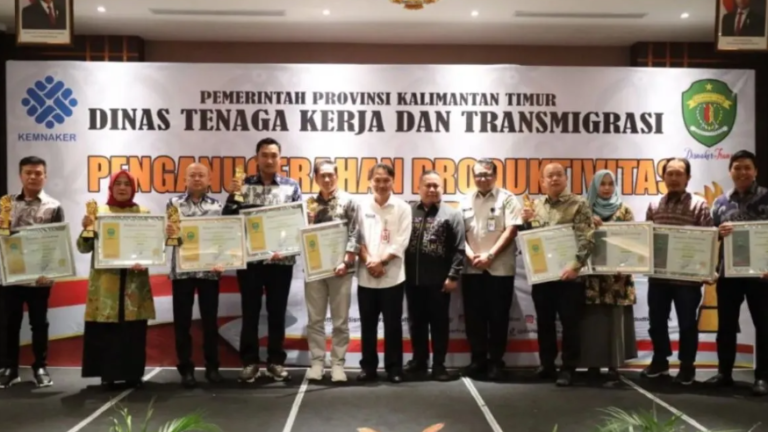Pemprov Kaltim Beri Penghargaan Perusahaan Produktif dan Berdaya Saing