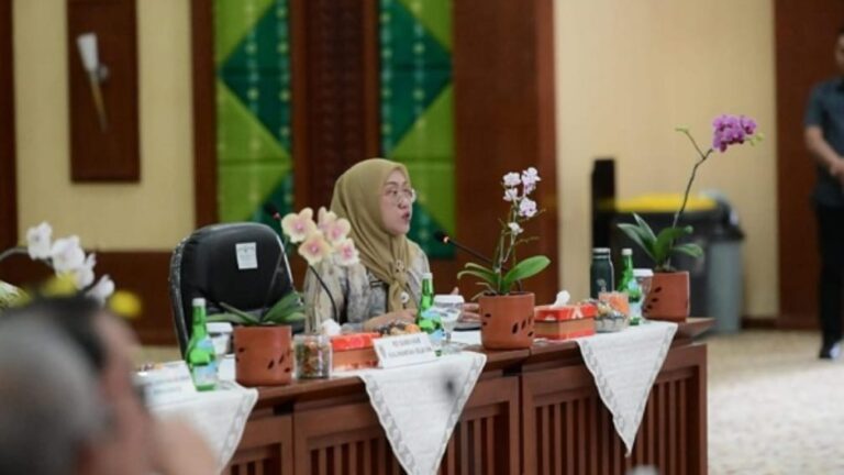 DLH Kalimantan Selatan Luncurkan Si-KOPLING untuk Kemudahan Persetujuan Lingkungan