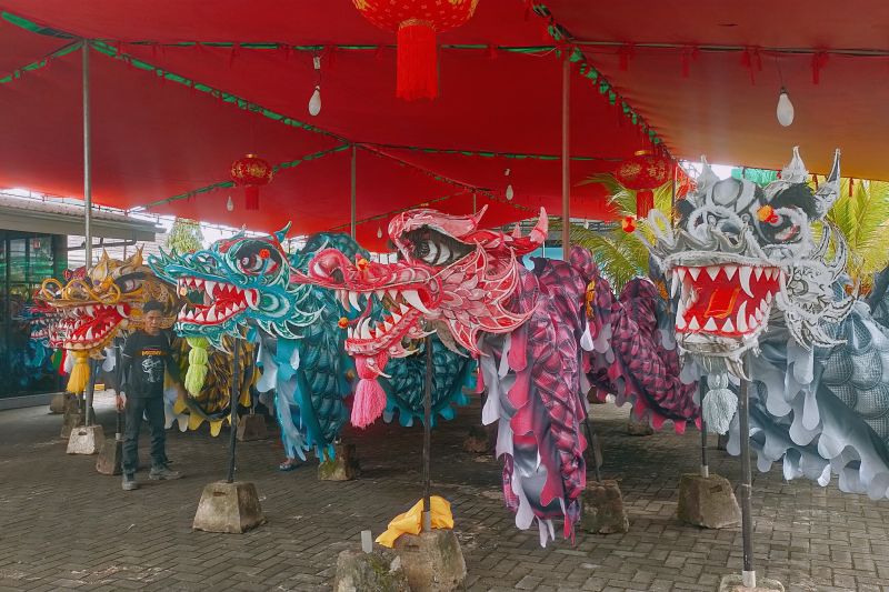 Jelang Imlek dan Cap Go Meh, Sembilan Replika Naga Hadir di Singkawang