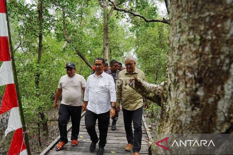 Pj Gubernur Kaltim Berikan Apresiasi ke Siswa Kelola Lahan Tambang Jadi Pertanian Produktif