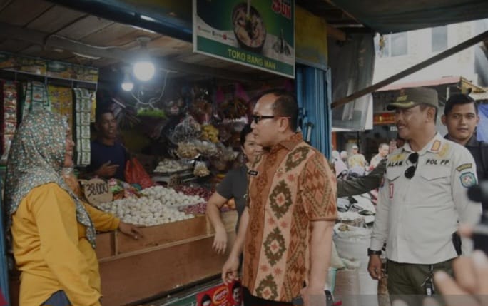 Bupati Kubu Raya Jamin Harga Bahan Pokok Stabil 