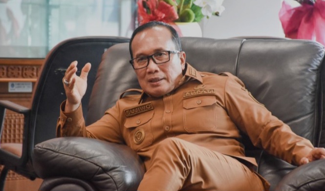Bupati Kubu Raya Tolak Mobil Dinas Baru, Alihkan Rp2 Miliar untuk Perbaikan Jalan