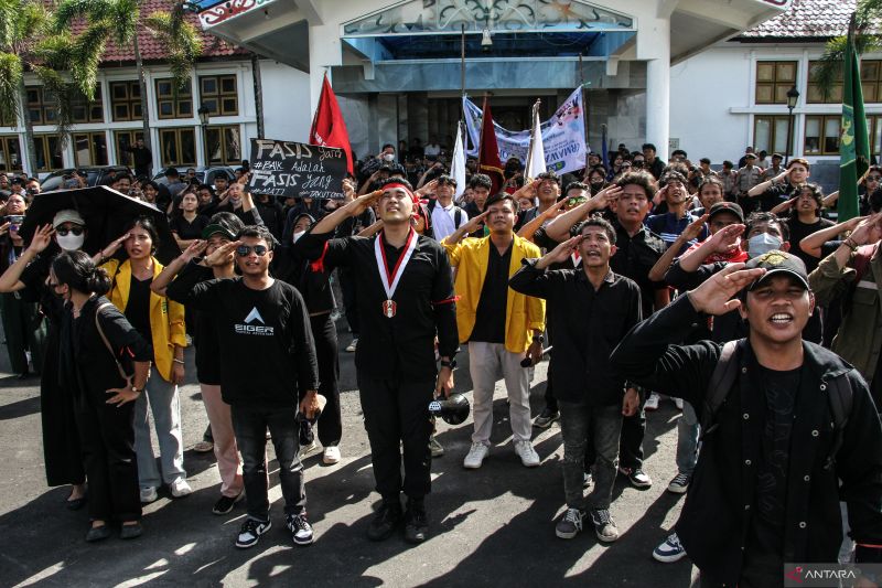 Unjuk Rasa Menyikapi UU TNI