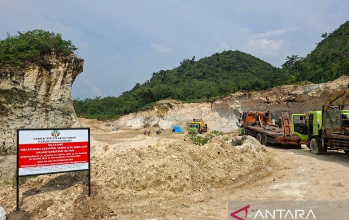 Tambang Ilegal Rusak 50 Hektare Hutan Bogor, Kemenhut Bertindak