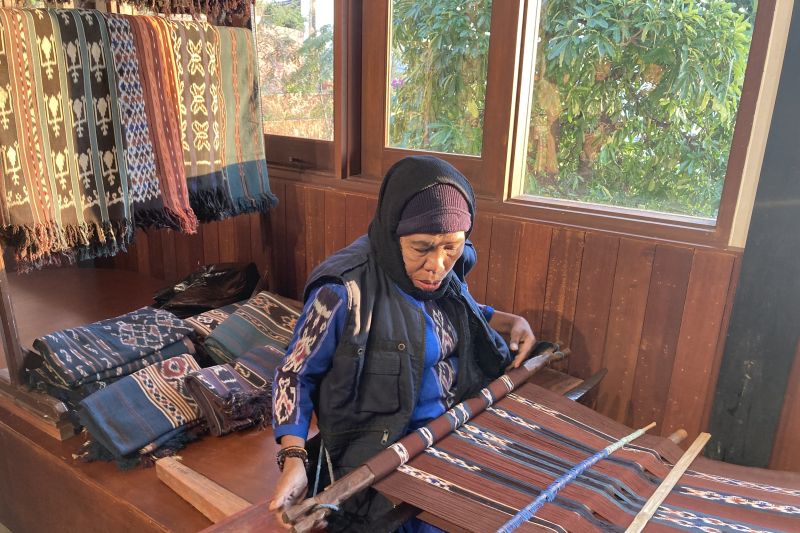 Tenun Timor, Kain Songket yang Indah dan Rumit