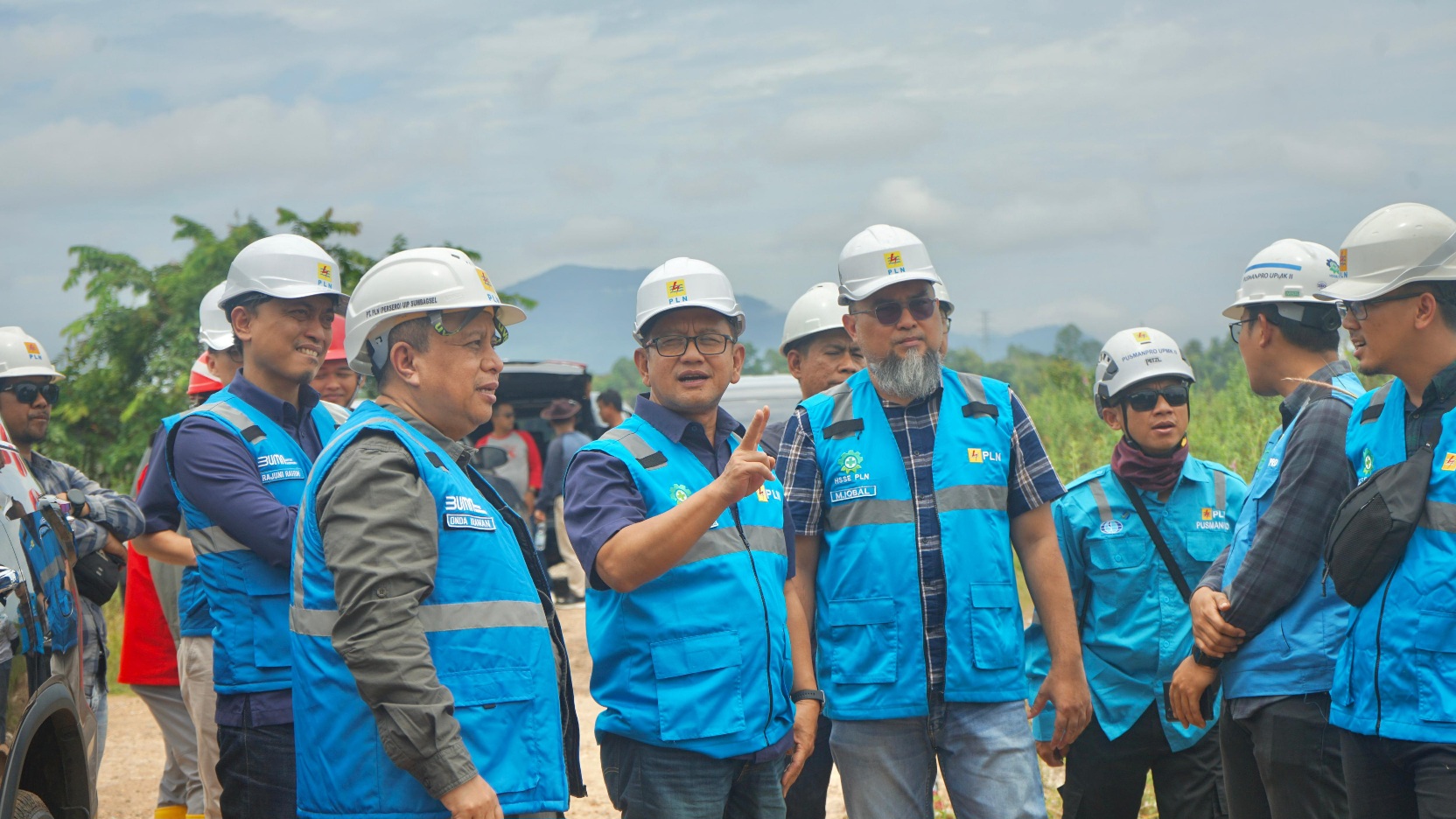 Tinjau Pembangunan SUTT 150 kV Tayan–Sandai, GM UIP KLB Tegaskan K3 dan Manfaat untuk Masyarakat