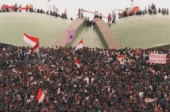 Vox Populi Vox Dei: Suara Rakyat Adalah Suara Tuhan dan Penentu Arah Kebijakan Bangsa