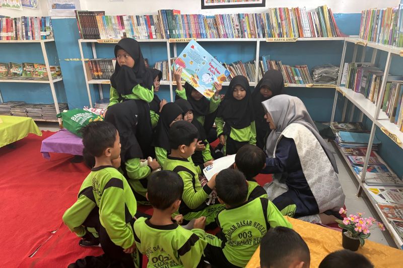 Budaya Baca Anak dengan Perpustakaan dan Pojok Literasi Sekolah