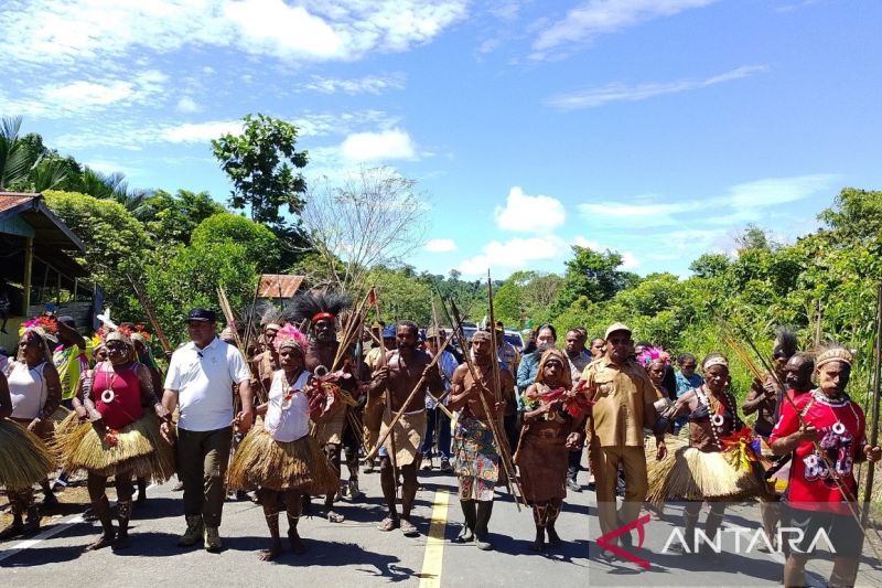Warga Airu Papua