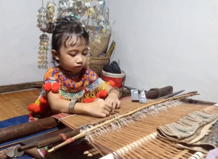 tenun kebat Dayak Iban