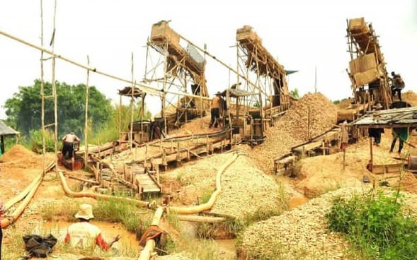 tambang batu berlian