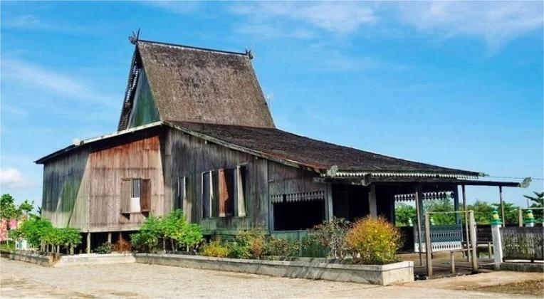 Rumah Kayu Adat Banjar