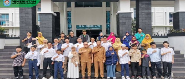 Kubu Raya Berangkatkan 12 Siswa ke Sekolah Rakyat