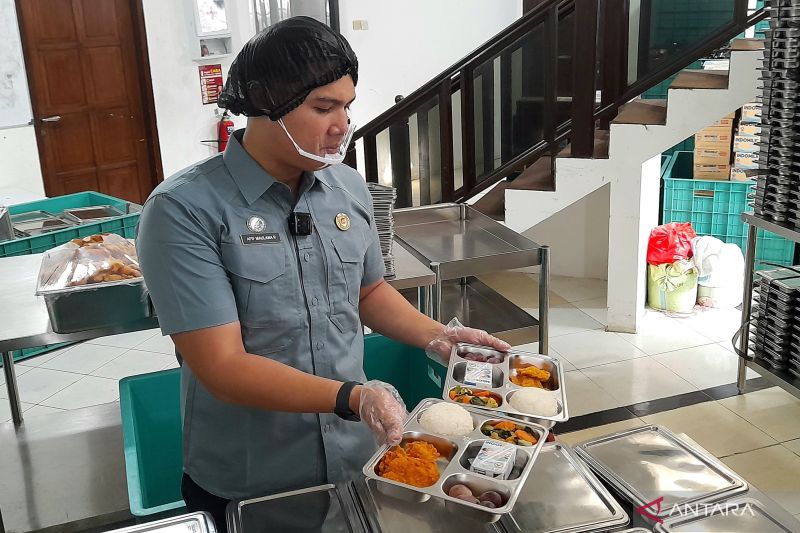 Makan Bergizi Gratis: Evaluasi Menyeluruh Program dari Keamanan Makanan, Kualitas hingga Penerima Manfaat
