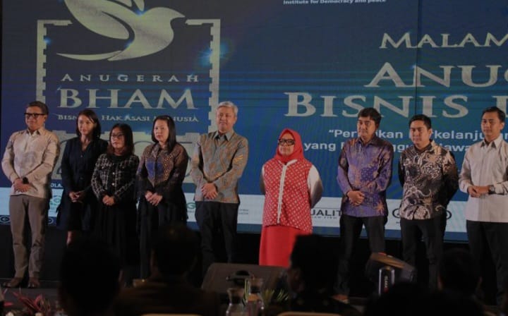 Belasan Perusahaan Sawit dan Tambang Raih Penghargaan Bisnis dan HAM 2025