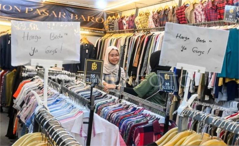 Pakaian Bekas Bermerek