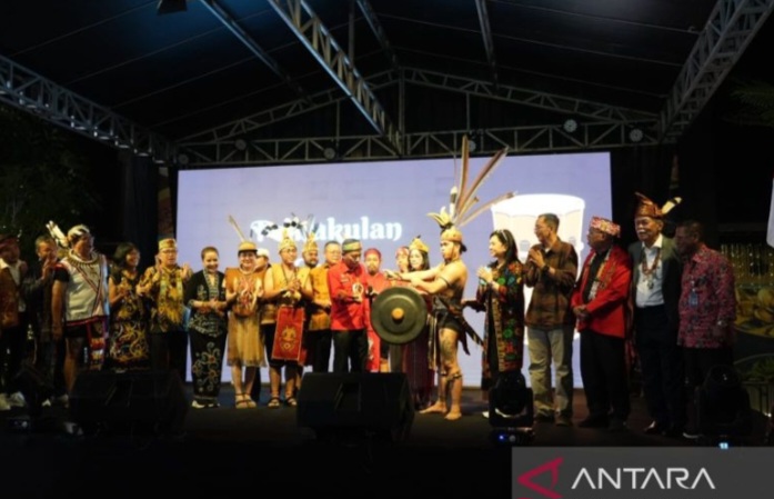 Wagub Kalbar: Pentingnya Ubah Persepsi Negatif Terhadap Dayak