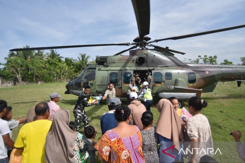 Helikopter Bantuan ke Padang