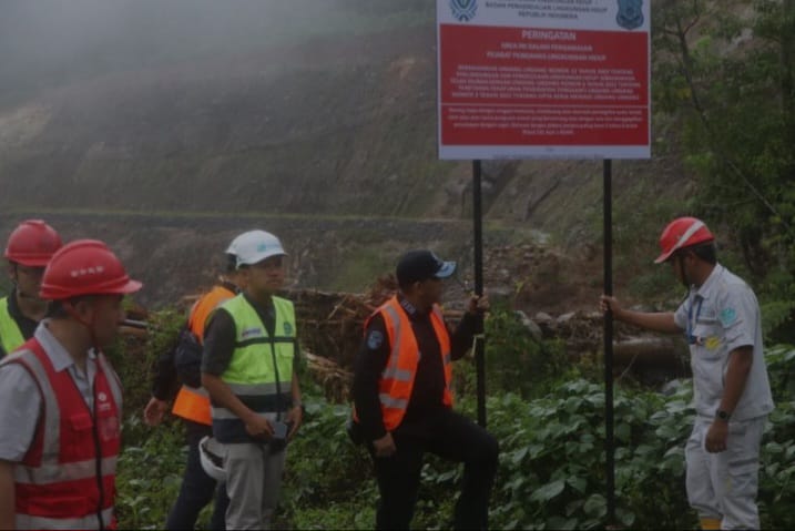 Sumatera Banjir dan Longsor, KLH Segel Perkebunan Sawit di Tapanuli Tengah