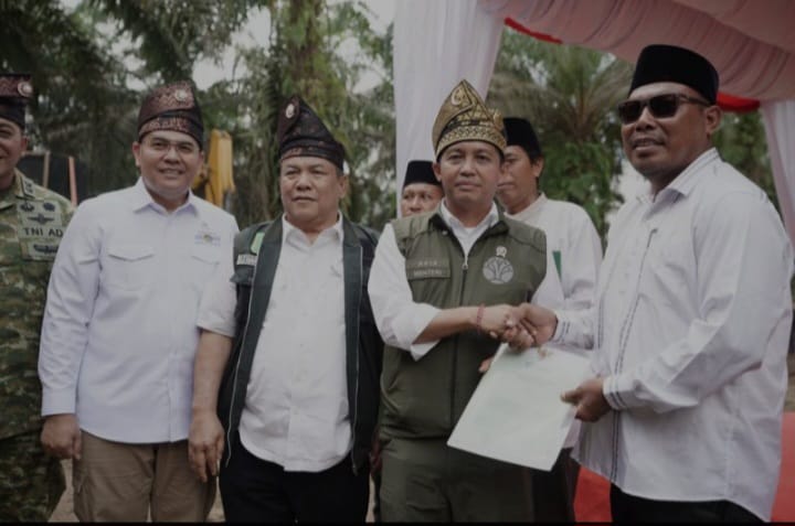 Warga Serahkan 600 Hektare Lahan Sawit di TN Tesso Nilo