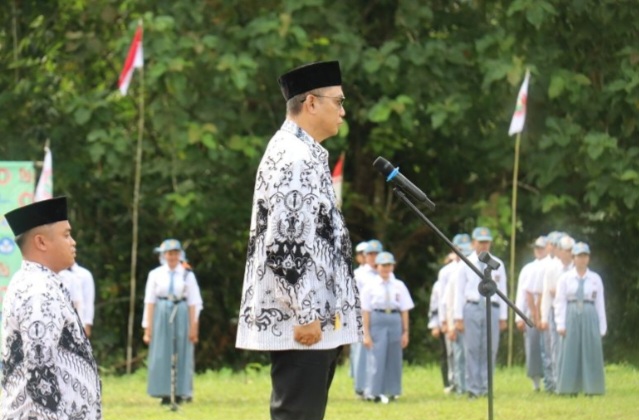 Bengkayang Komitmen Pemerataan Pendidikan di Perbatasan