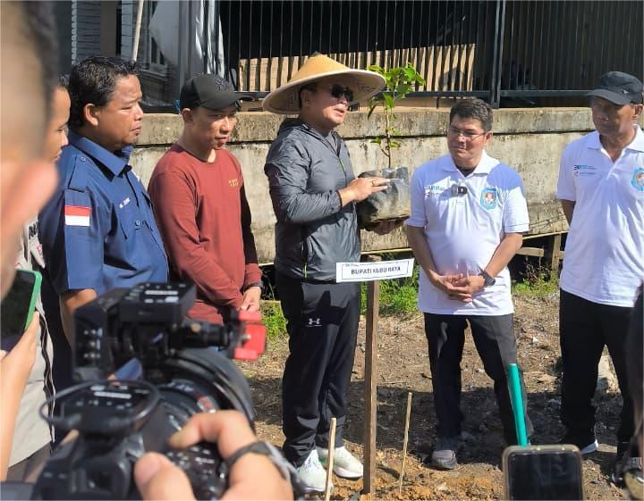 Dirut ANTARA dan Bupati Kubu Raya Sujiwo