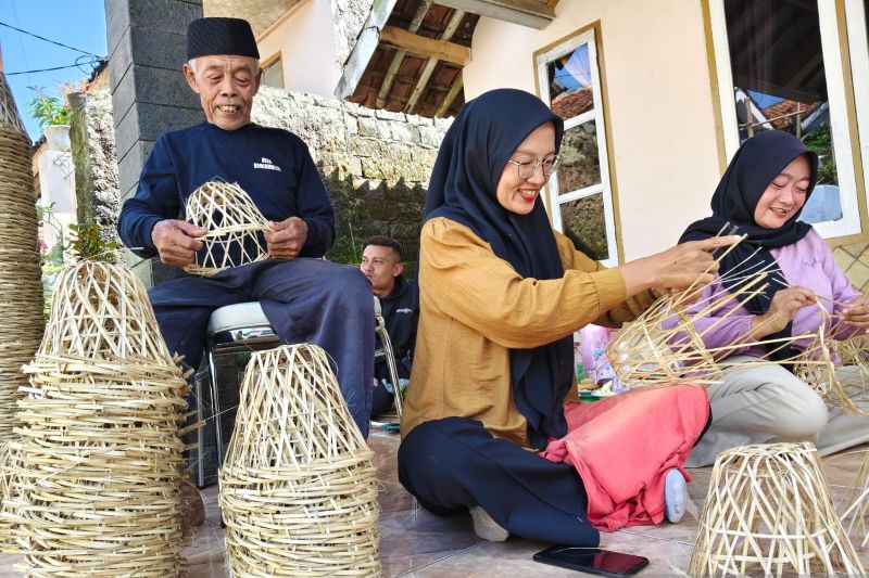 Bongsang atau Besek