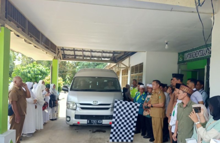 Bupati Bengkayang: Jamaah Haji Jaga Nama Baik Daerah dan Bangsa 