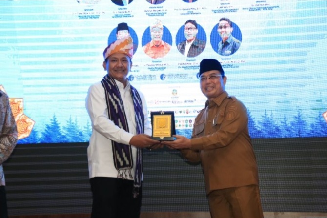 Mahasiswa kehutanan