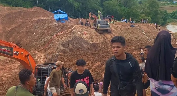 Longsor Tambang Ilegal