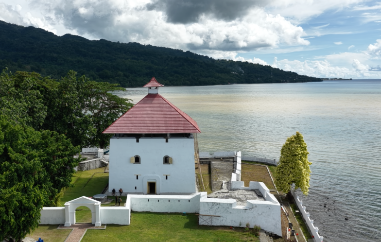 benteng-amsterdam-negeri-hila-maluku