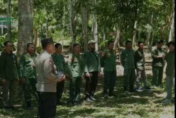 polisi hutan