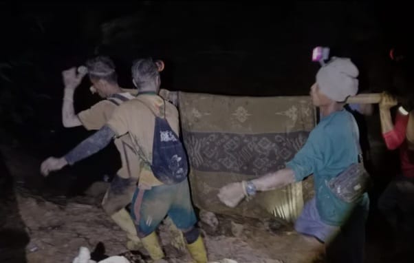 Menambang Emas di Kebun Sawit, Tiga Penambang Tewas Tertimbun Longsor